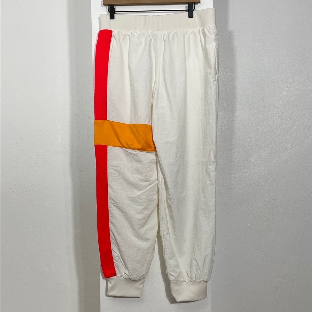 Reebok X Gigi Hadid Joggers - Picture 10 of 17